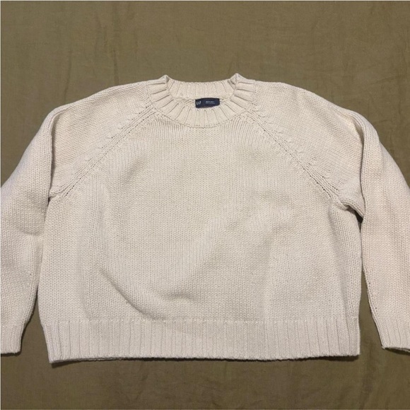 GAP Cream Crewneck Sweater - Picture 2 of 4